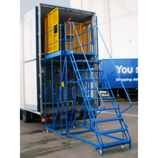 Escaliers mobiles pour accès aux camions