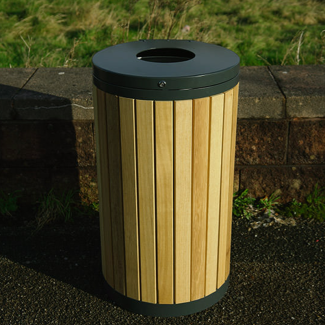 Poubelle en bois dur