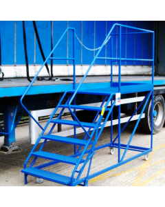 Marchepieds pour remorque à accès latéral