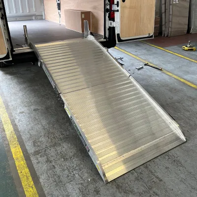 Rampe de Chargement Pliante pour Fourgon - 3000mm x 800mm Rampe de Chargement Pliante pour Fourgon - 3000mm x 800mm