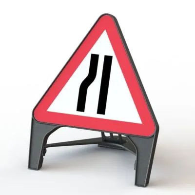 Panneau de signalisation 'Rétrécissement à gauche' Panneau de signalisation 'Rétrécissement à gauche'